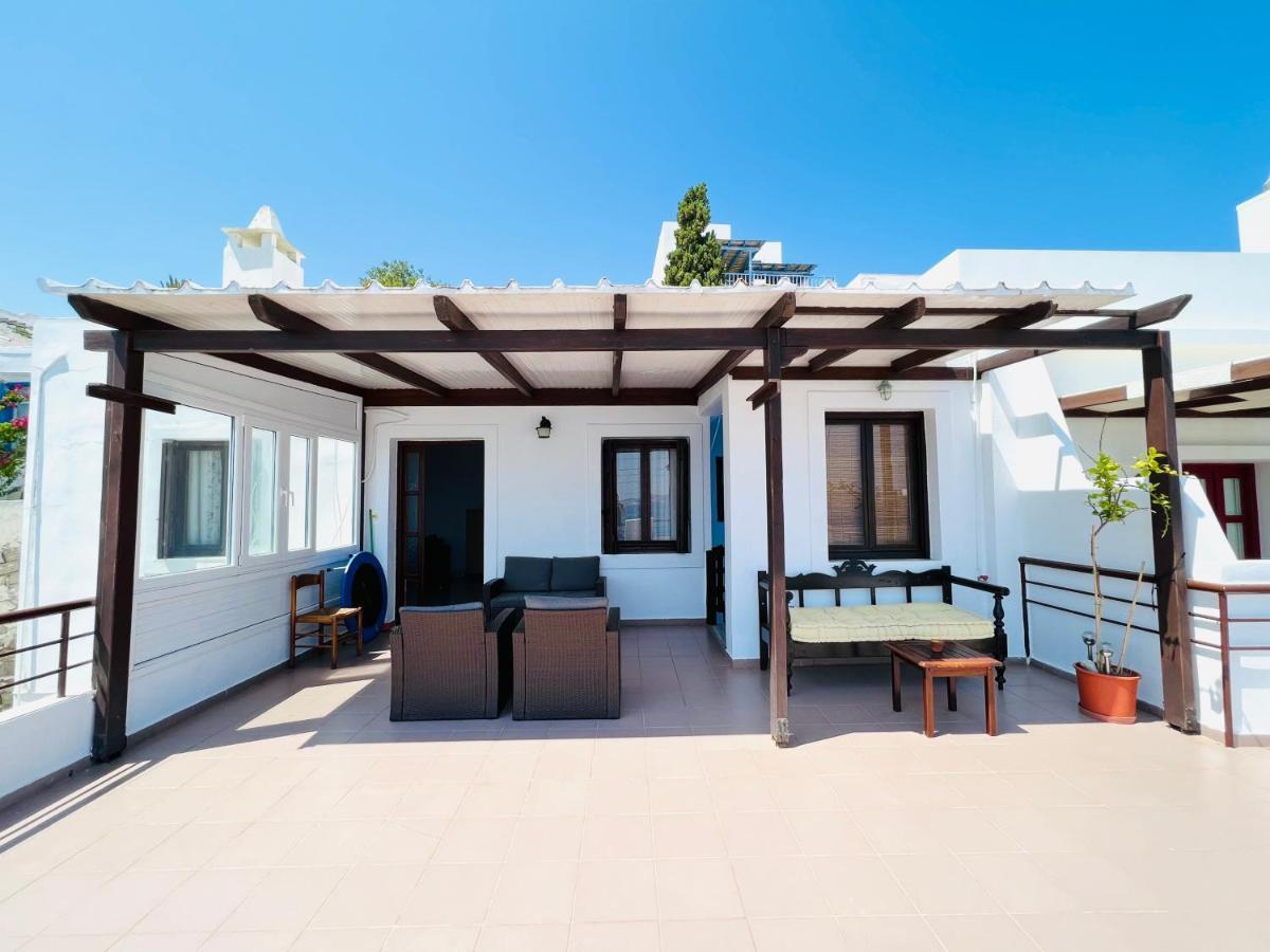 Maya Mallis Apartment Adamantas (Milos)