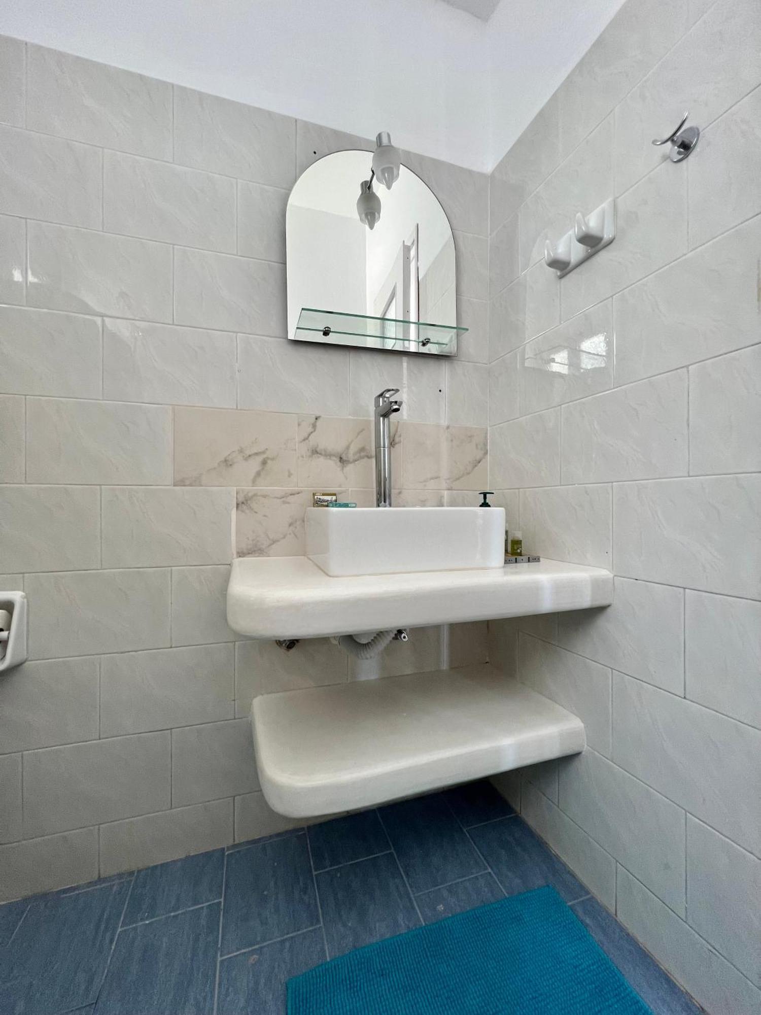 Maya Mallis Apartment Adamantas (Milos)