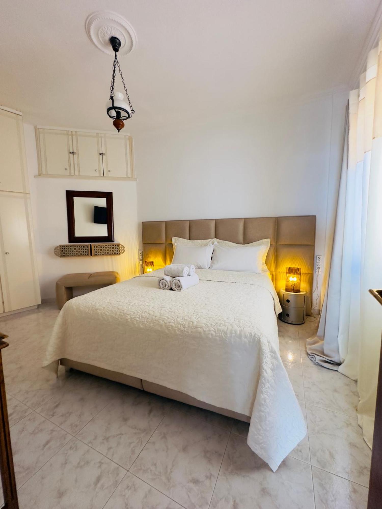 Maya Mallis Apartment Adamantas (Milos)